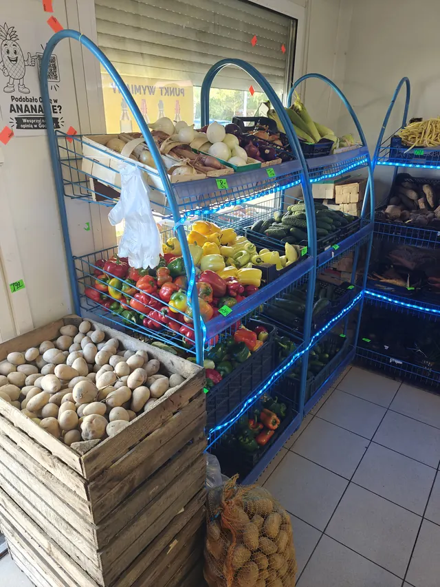 Odświeżony wystrój sklepu Ananas Warzywniak